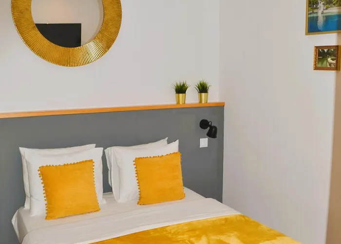 Feeling Parque 56 Pensión Lisboa