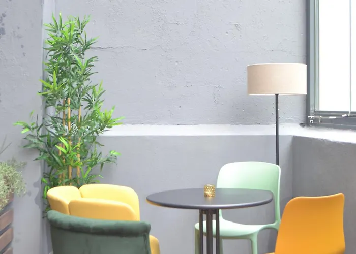 Feeling Parque 56 Pensión 4*