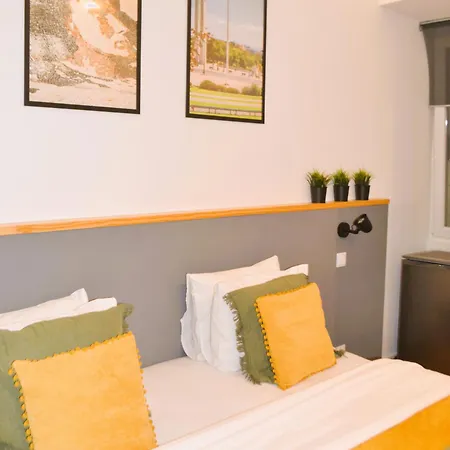 Feeling Parque 56 Guest house
